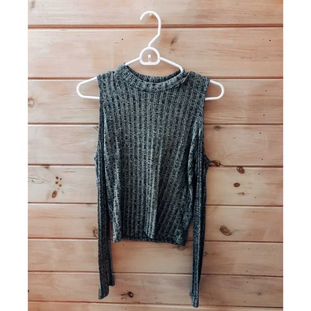 Kendall & Kylie, holed shoulder long sleeve